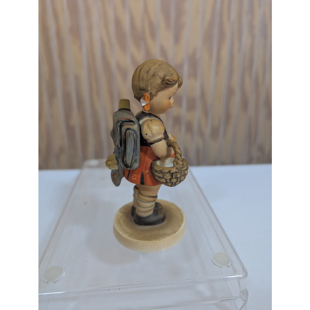 Hummel Figurine Girl with Basket and Backpack - Small chip - SEE PHOTOS - Picture 2 of 7